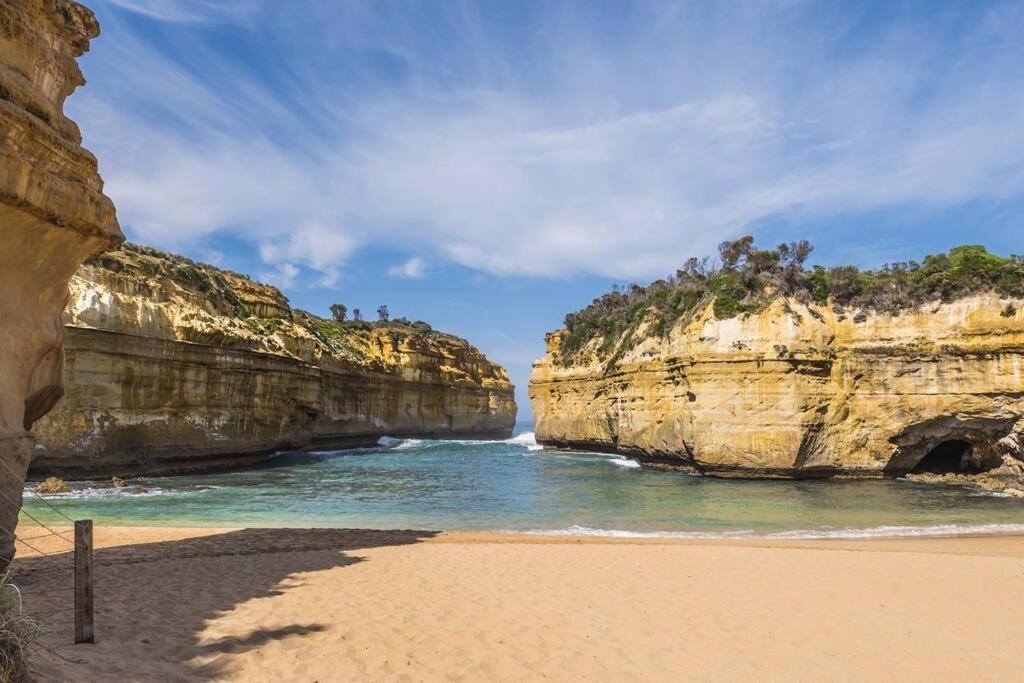 The Hangout King Beds Hammock Chairs With A View Port Campbell Bagian luar foto
