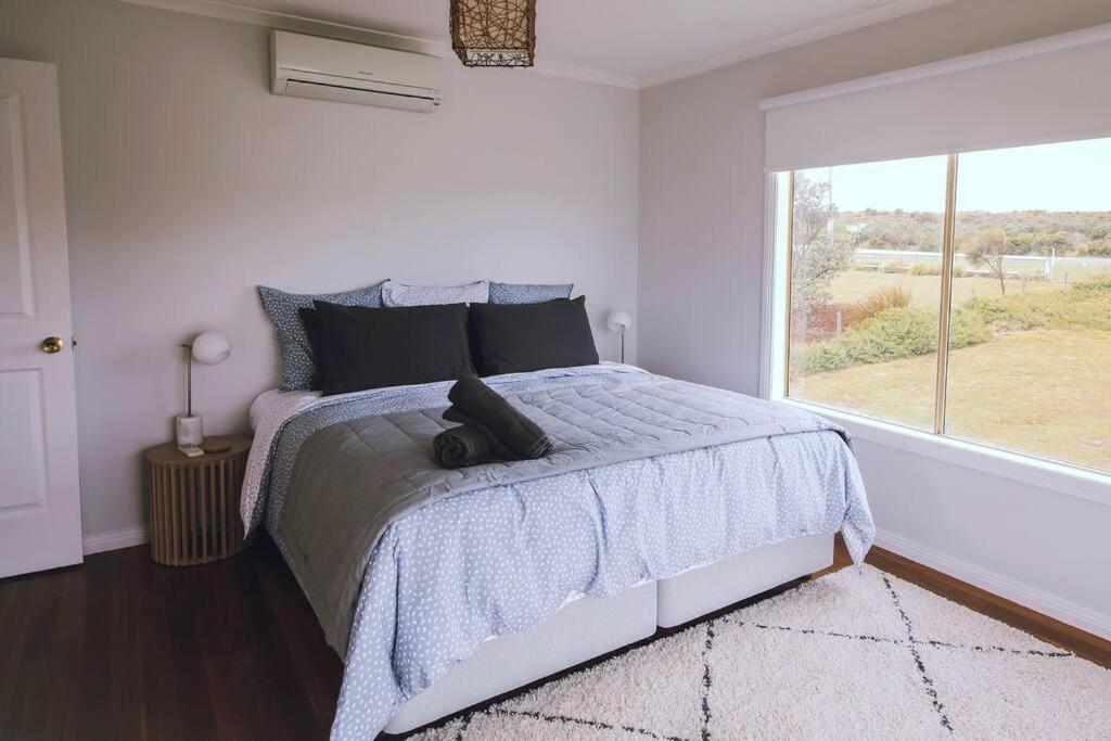 The Hangout King Beds Hammock Chairs With A View Port Campbell Bagian luar foto